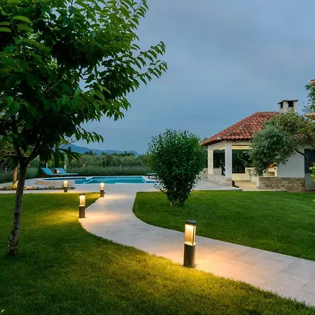 With Pool * Kaštel Štafilić